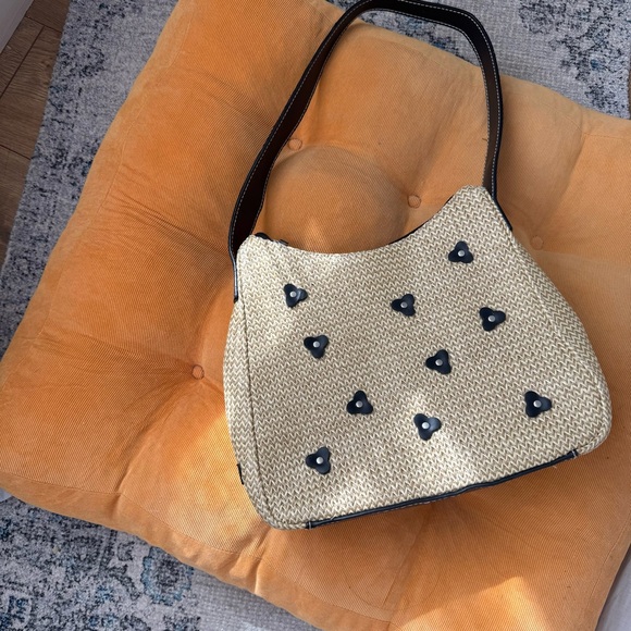 Kenneth Cole Reaction Cream and Black Shoulder Bag with Heart Pattern - Picture 1 of 5